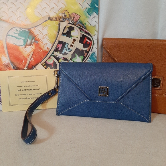 Dooney Bourke Envelop Cloth - Blue Small - Picture 3 of 7